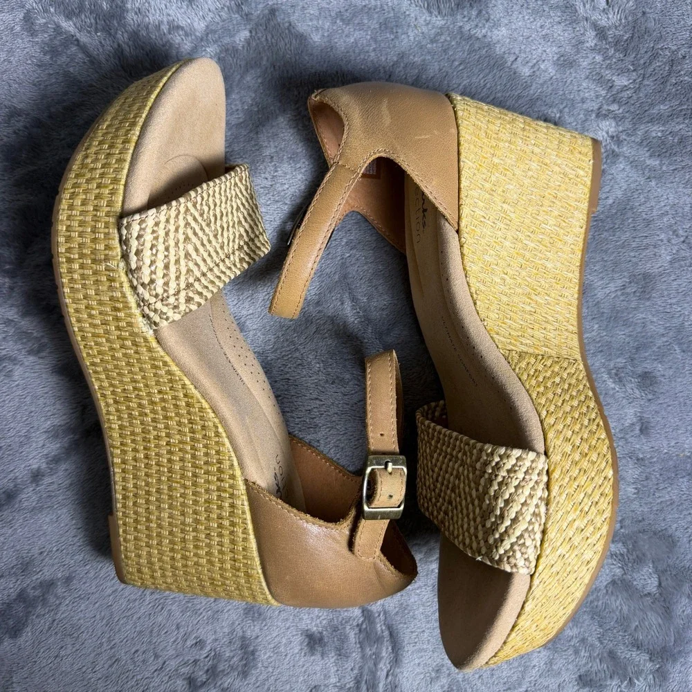 Clarks Womens 6.5 Tan Neutral Beige Straw‎ Woven Platform Wedge Sandals